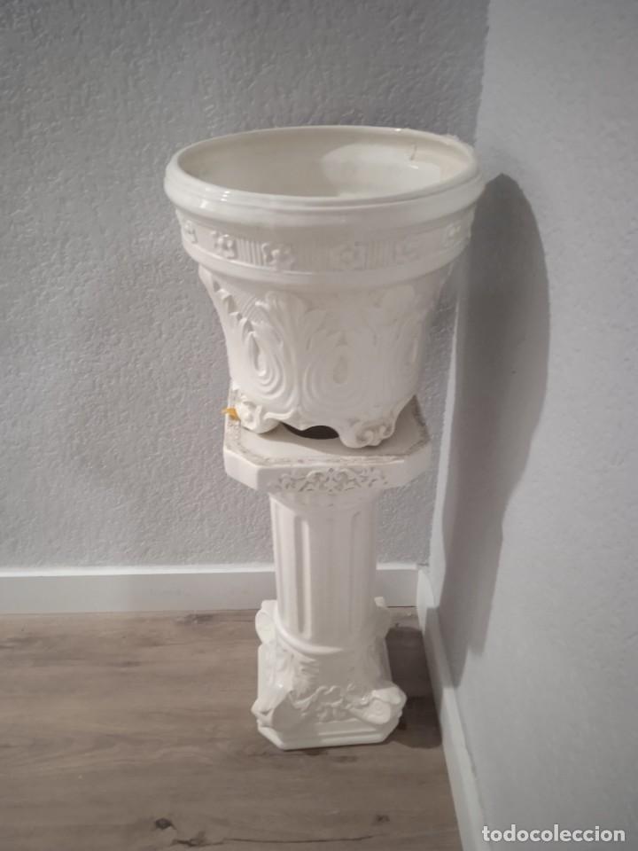 Antig&uuml;edades: Pedestal y jarr&oacute;n de Manises - Foto 1