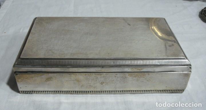 Antig&uuml;edades: Caja tabaquera rectangular &bull; Plata de ley contrastada &bull; Interior de madera &bull; ca. 1950 - Foto 1