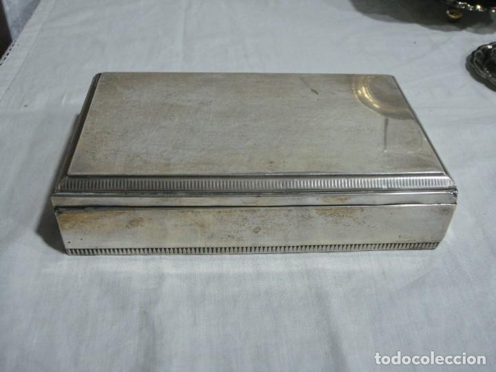 Antig&uuml;edades: Caja tabaquera rectangular &bull; Plata de ley contrastada &bull; Interior de madera &bull; ca. 1950 - Foto 2