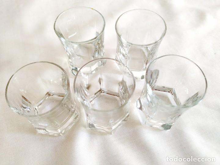 Antig&uuml;edades: CINCO VASITOS DE CHUPITO - Foto 2