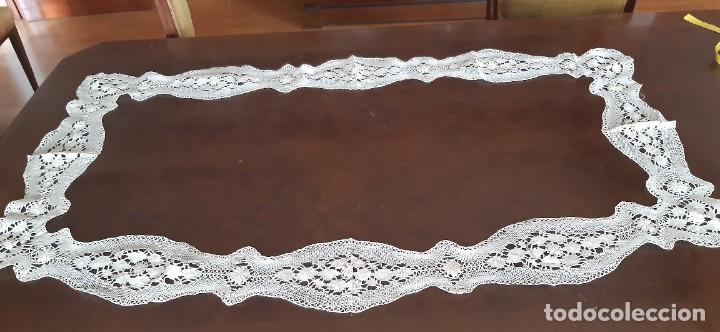 Antiquit&eacute;s: ANTIGUO ENCAJE DE BOLILLOS PARA MANTEL.