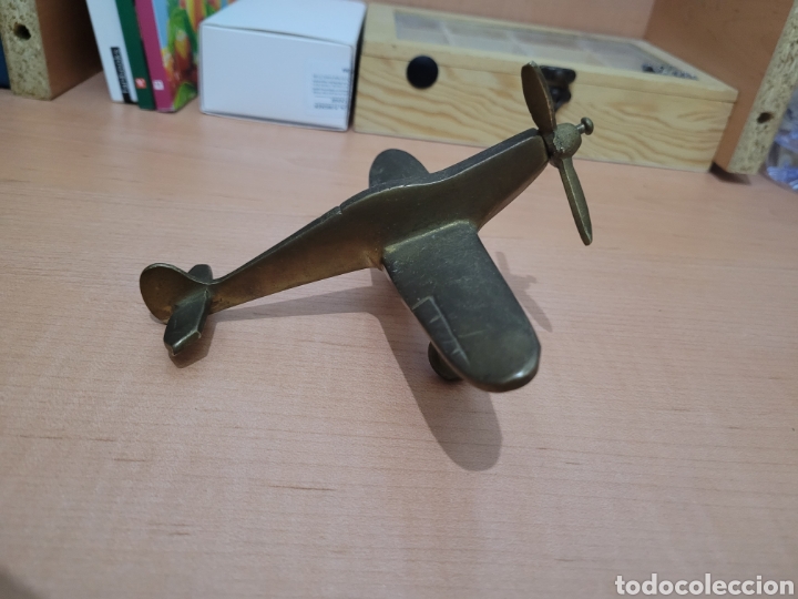 Antiquit&eacute;s: Avi&oacute;n de laton