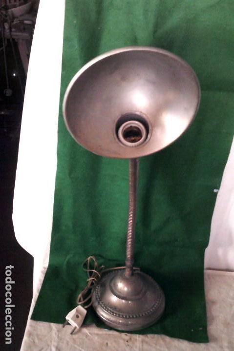 Antig&uuml;edades: antiguo flexo de aluminio, entero - Foto 1