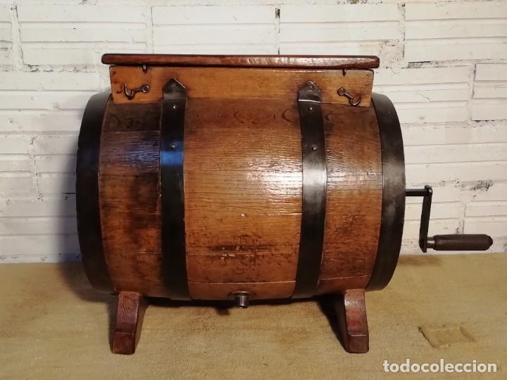 Antig&uuml;edades: Preciosa mantequera de madera - Foto 3