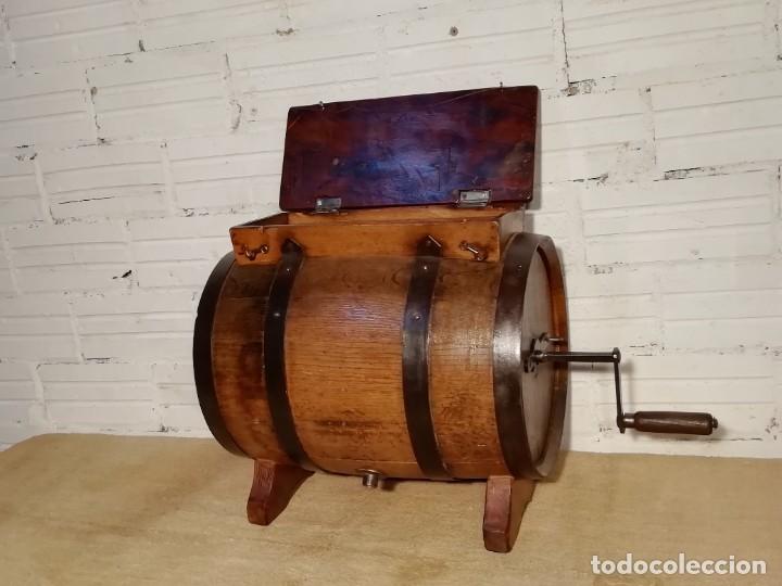 Antig&uuml;edades: Preciosa mantequera de madera - Foto 4