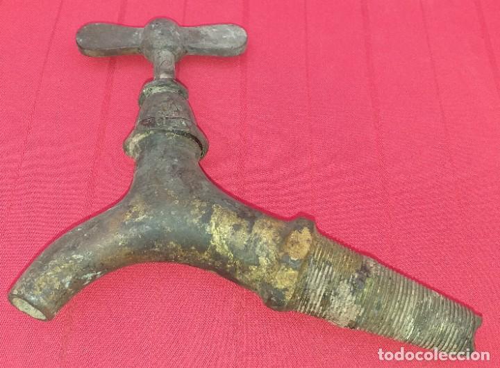 Antig&uuml;edades: GRIFO DE BOTA DE BRONCE SIGLO XIX - Foto 2