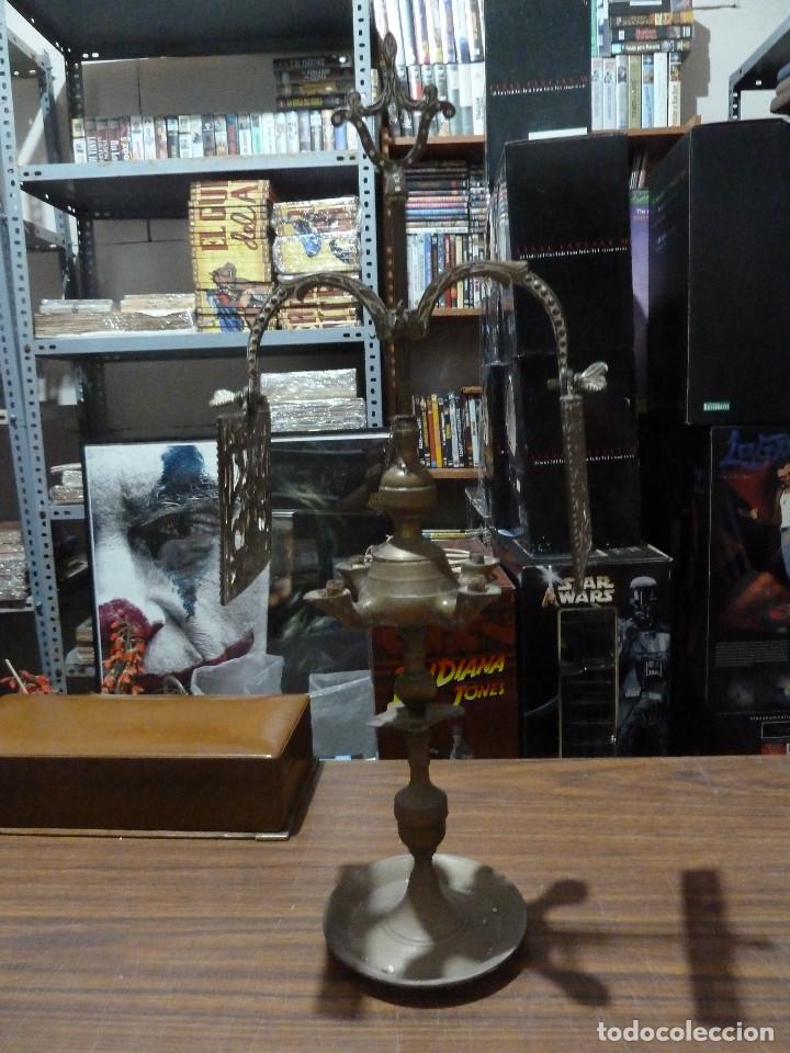 Antig&uuml;edades: LAMPARA DE ACEITE POSIBLEMENTE DE BRONCE - Foto 1
