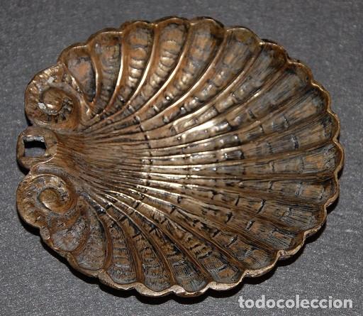 Antig&uuml;edades: CONCHA VIEIRA DE BRONCE MACIZO - Foto 1