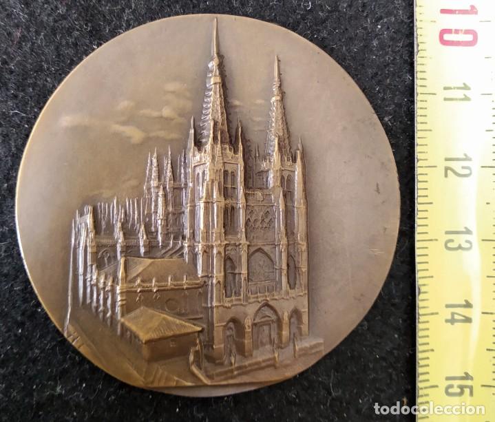 Antig&uuml;edades: Placa relieve Catedral de Burgos. Bronce. - Foto 1