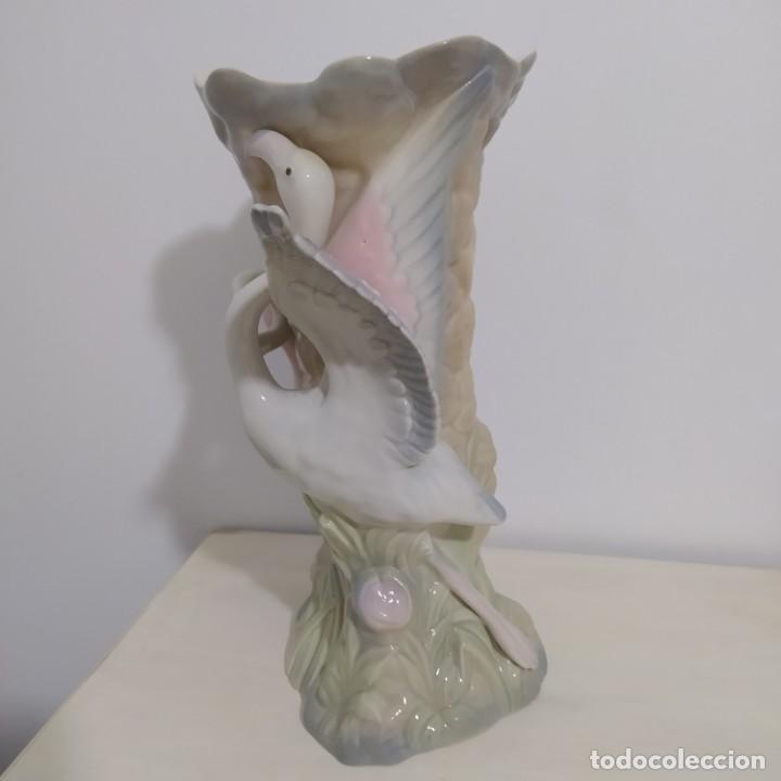 Antig&uuml;edades: Excelente jarr&oacute;n de porcelana - Foto 6