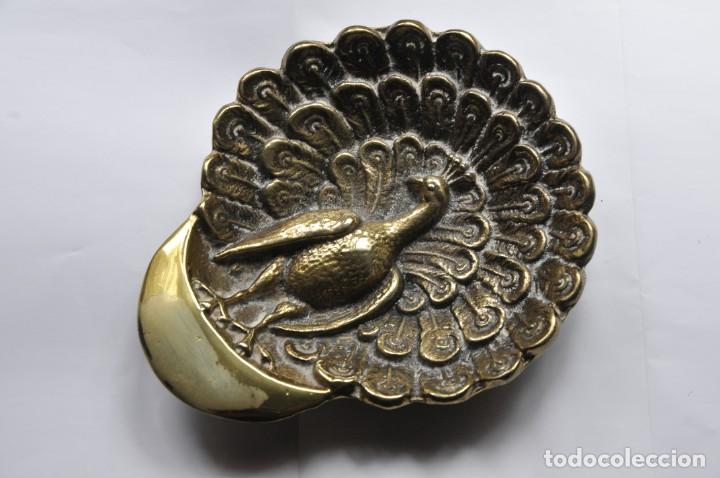 Antig&uuml;edades: pavo real bronce macizo cenicero concha - Foto 1