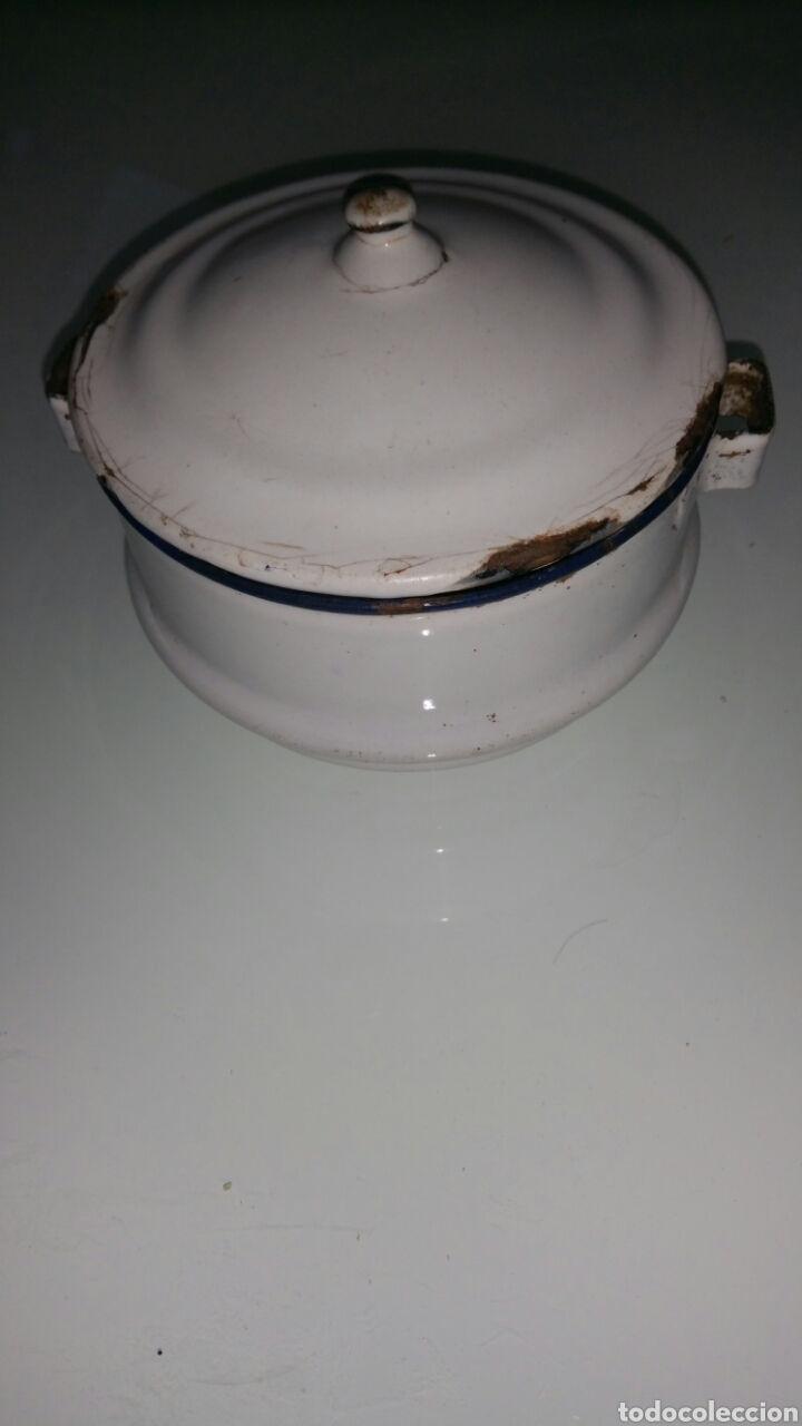 Antiguidades: Peque&ntilde;a olla o cazuela esmaltada.
