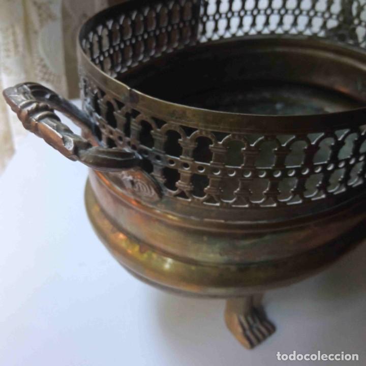 Antig&uuml;edades: macetero ovalado bronce - Foto 2