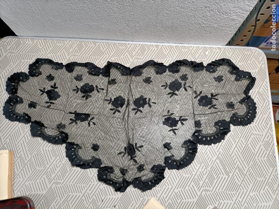 Antig&uuml;edades: Antigua mantilla - Foto 3