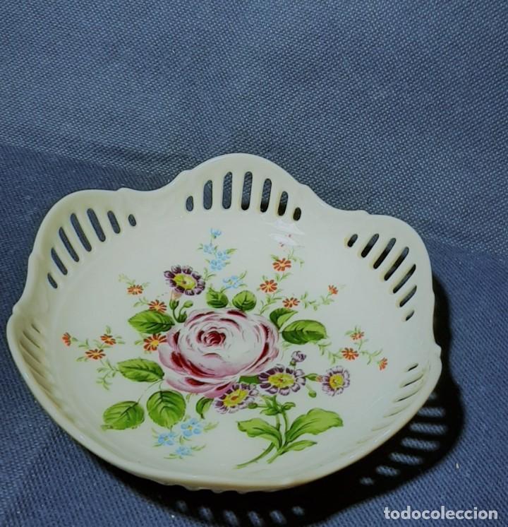 Antig&uuml;edades: Bol calado porcelana. - Foto 1