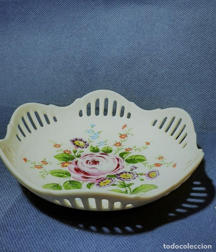 Antig&uuml;edades: Bol calado porcelana. - Foto 2