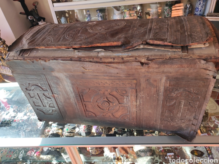 Antig&uuml;edades: Ba&uacute;l viaje encorado - Foto 6