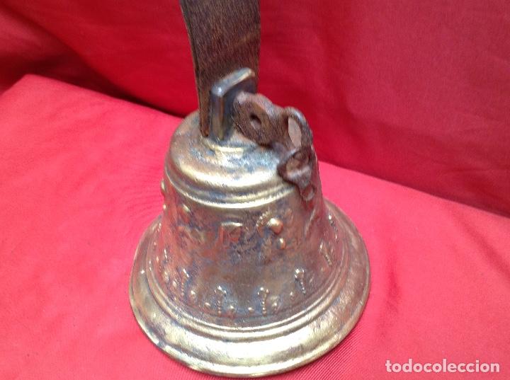 Antig&uuml;edades: Campana de bronce antigua , - Foto 3