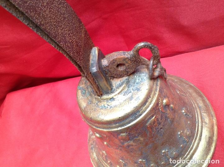 Antig&uuml;edades: Campana de bronce antigua , - Foto 17