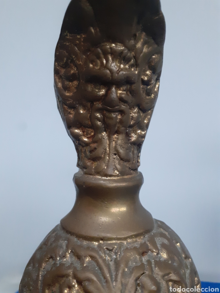 Antig&uuml;edades: PAREJA DE ANTIGUAS JARRAS EN BRONCE MACIZO. - Foto 4