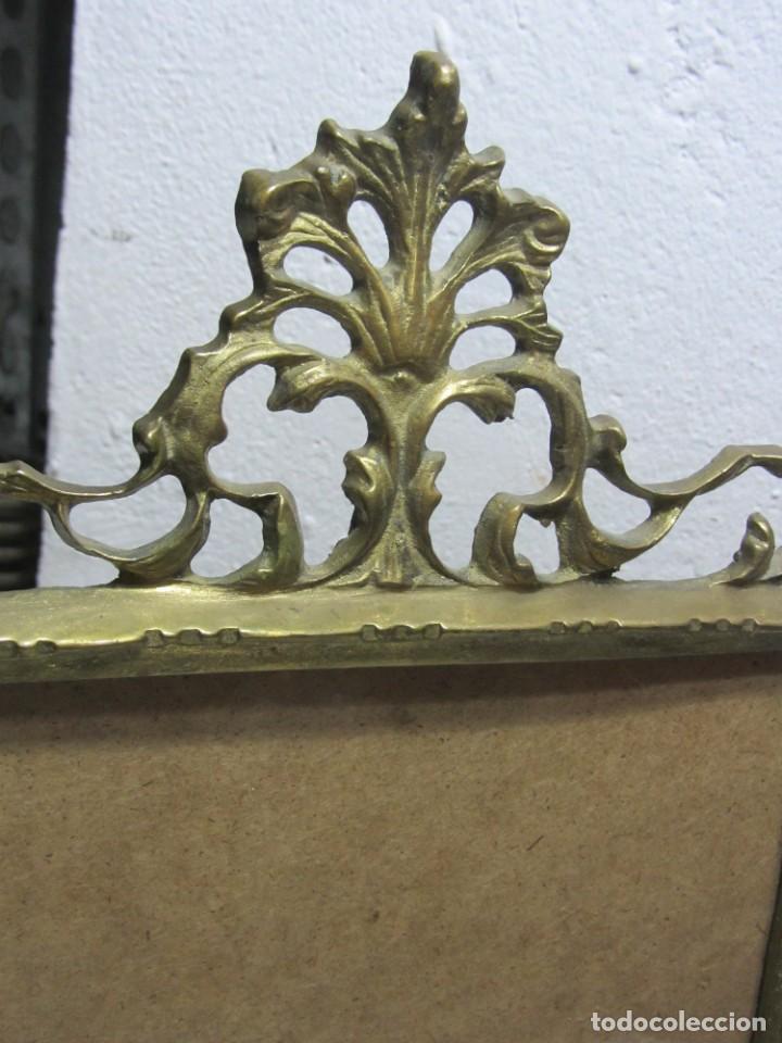 Antig&uuml;edades: Marco bronce con cristal. 44x32 - Foto 2