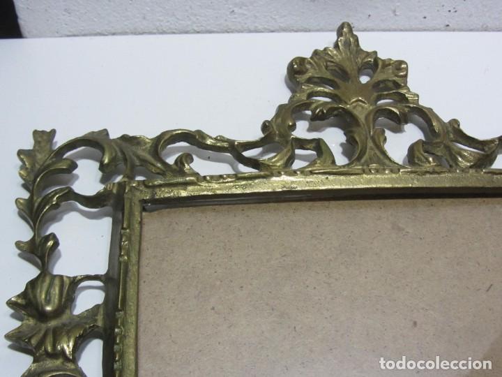 Antig&uuml;edades: Marco bronce con cristal. 44x32 - Foto 4