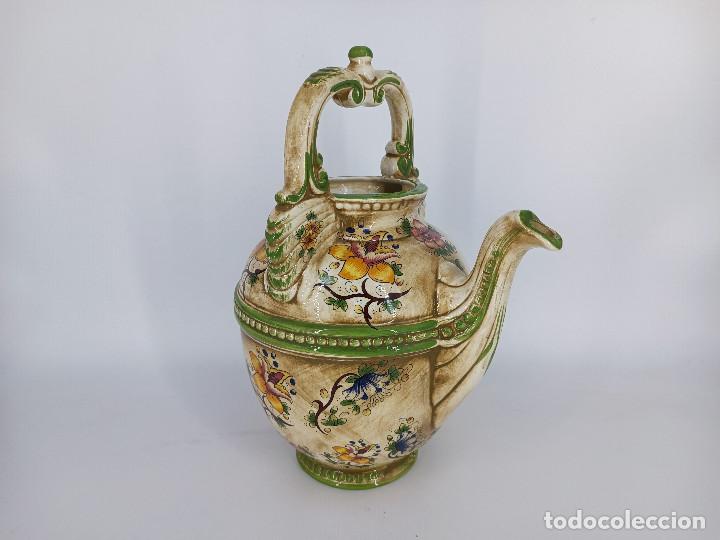 Antig&uuml;edades: Antiguo jarr&oacute;n de cermica capodimonte - Foto 1