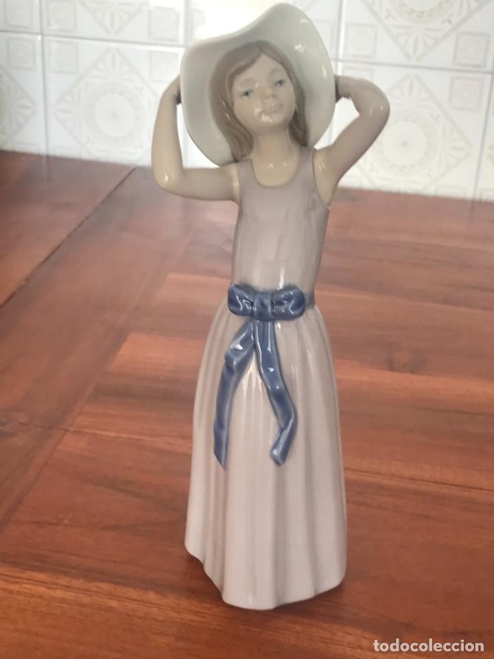 Antig&uuml;edades: Se&ntilde;orita figura de Lladr&oacute; - Foto 1