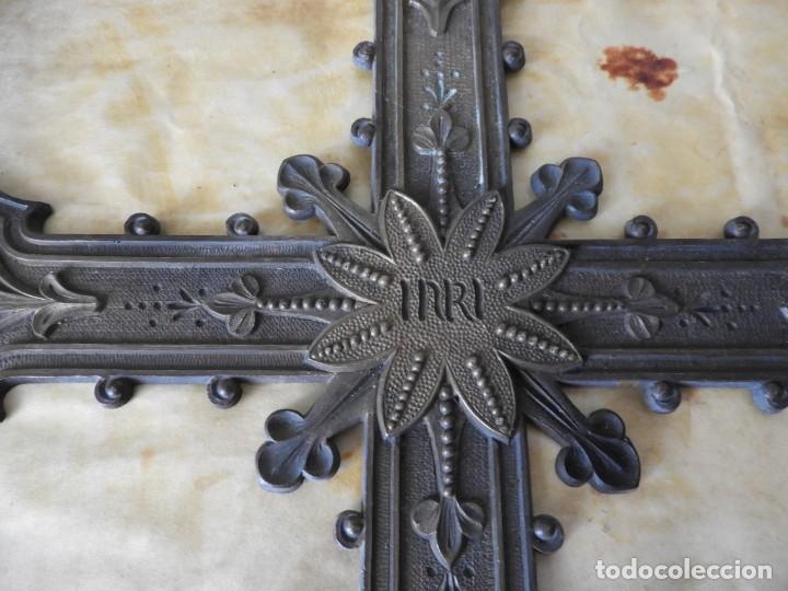 Antig&uuml;edades: CRUZ FUNERARIA DE CEMENTERIO DE BRONCE - Foto 5