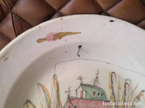 Antig&uuml;edades: ANTIGUO PLATO DE MANISES LA&Ntilde;ADO, CON GRAPAS EN LA BASE - Foto 2