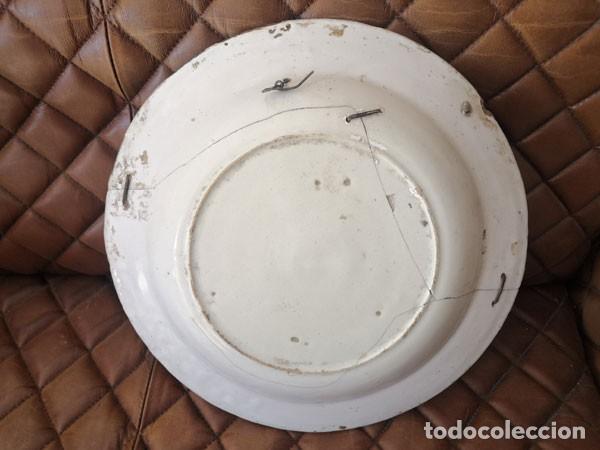 Antig&uuml;edades: ANTIGUO PLATO DE MANISES LA&Ntilde;ADO, CON GRAPAS EN LA BASE - Foto 7