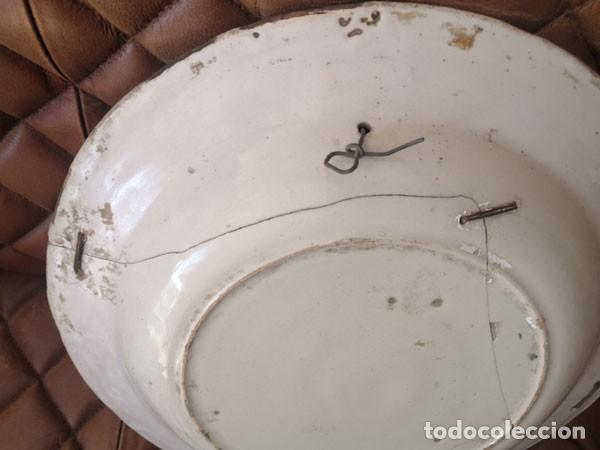 Antig&uuml;edades: ANTIGUO PLATO DE MANISES LA&Ntilde;ADO, CON GRAPAS EN LA BASE - Foto 8