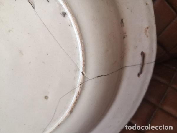 Antig&uuml;edades: ANTIGUO PLATO DE MANISES LA&Ntilde;ADO, CON GRAPAS EN LA BASE - Foto 10