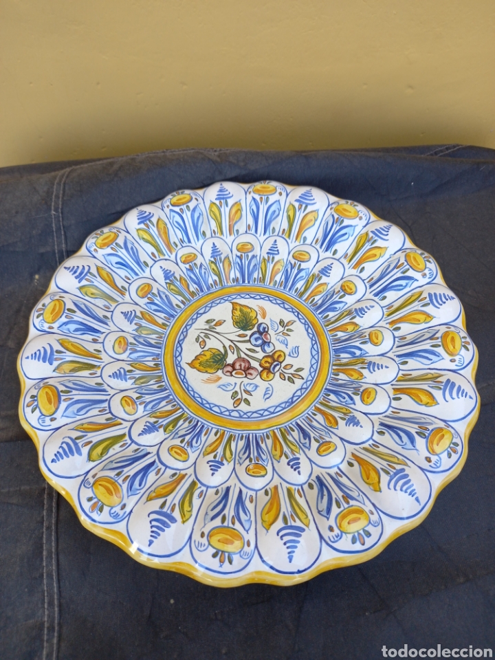 Antig&uuml;edades: PLATO DE CERAMICA PINTADO - Foto 1