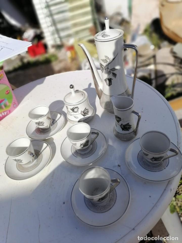 Antig&uuml;edades: Juego de caf&eacute; blanco y gris. - Foto 1