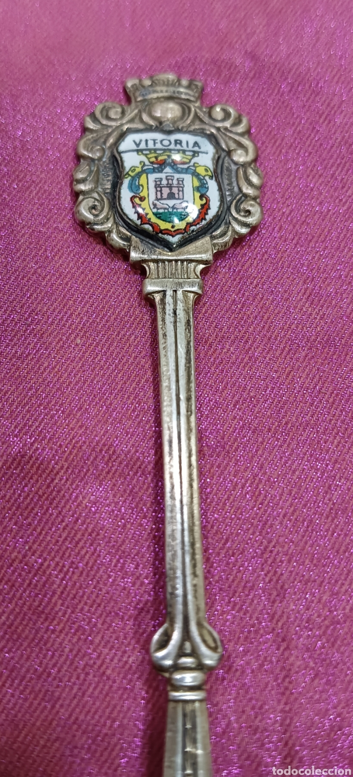 Antig&uuml;edades: Cucharilla de plata con el escudo de Vitoria - Foto 3