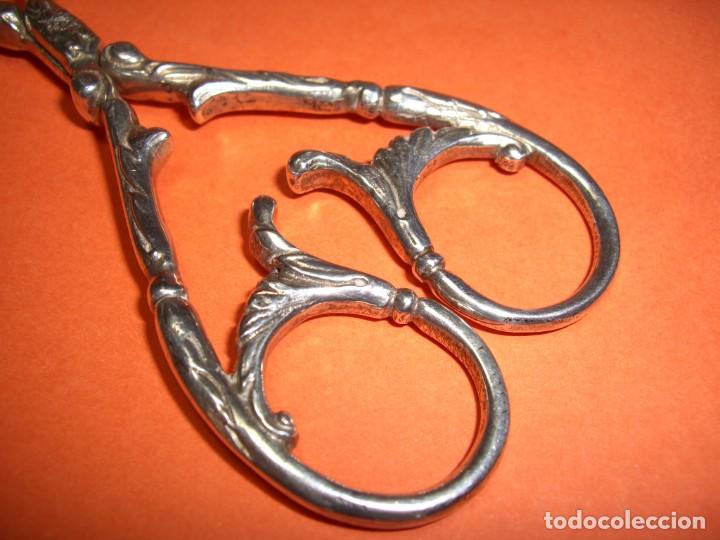Antig&uuml;edades: TENACILLAS PARA SERVICO DE MESA EN PLATA DE LEY. - Foto 3