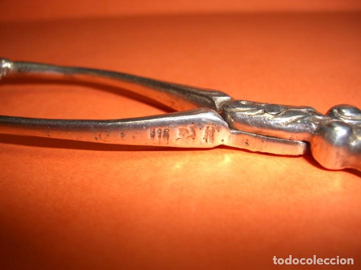 Antig&uuml;edades: TENACILLAS PARA SERVICO DE MESA EN PLATA DE LEY. - Foto 4