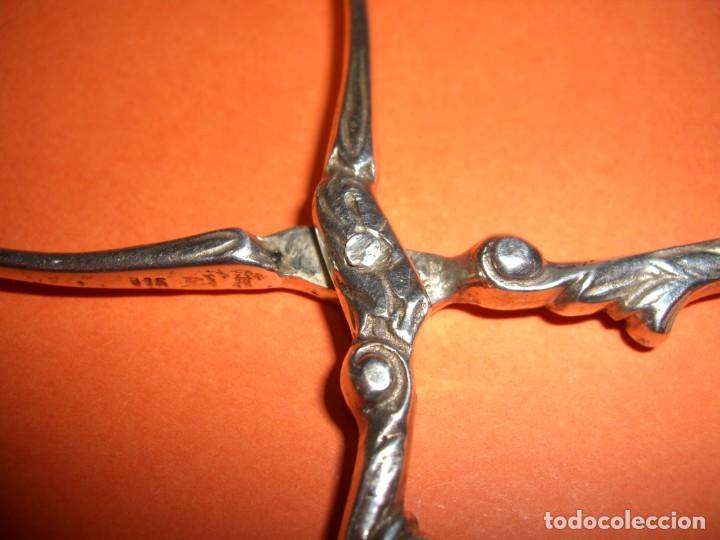 Antig&uuml;edades: TENACILLAS PARA SERVICO DE MESA EN PLATA DE LEY. - Foto 5