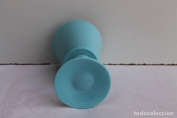Antig&uuml;edades: COPA DE OPALINA AZUL CON TAPA - Foto 4