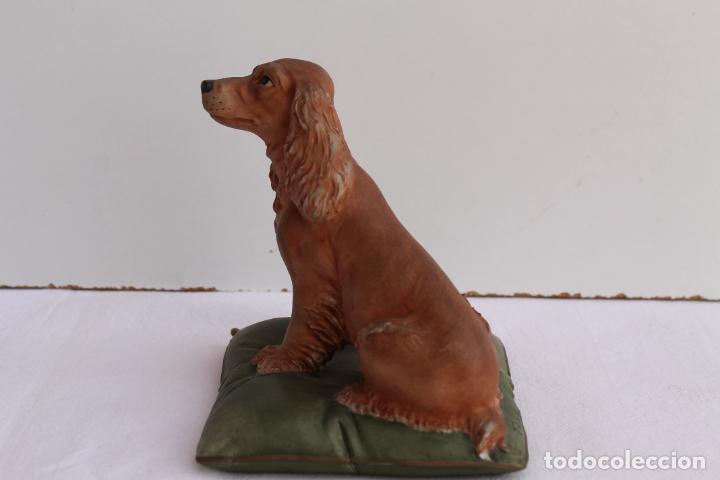 Antig&uuml;edades: PERRO DE PORCELANA DE CAPODIMONTE - Foto 2