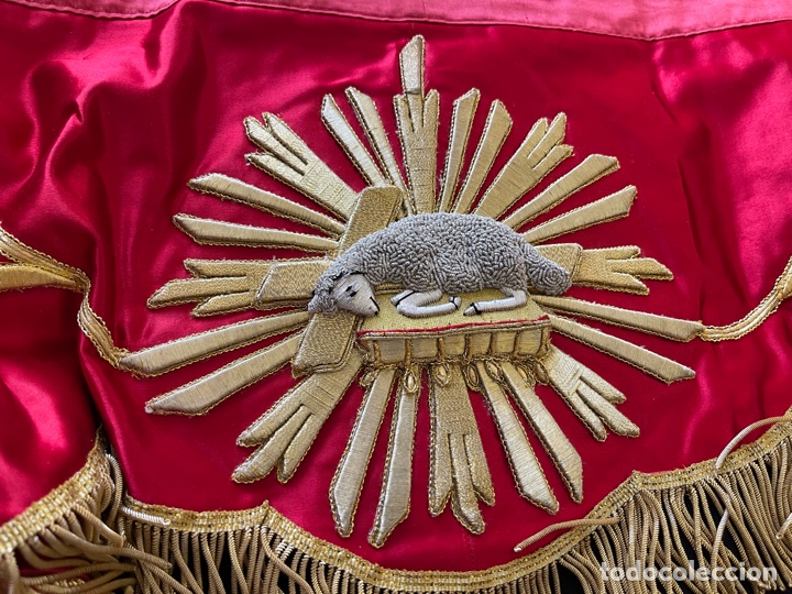 Antig&uuml;edades: Gran bambalina roja bordada - Foto 5