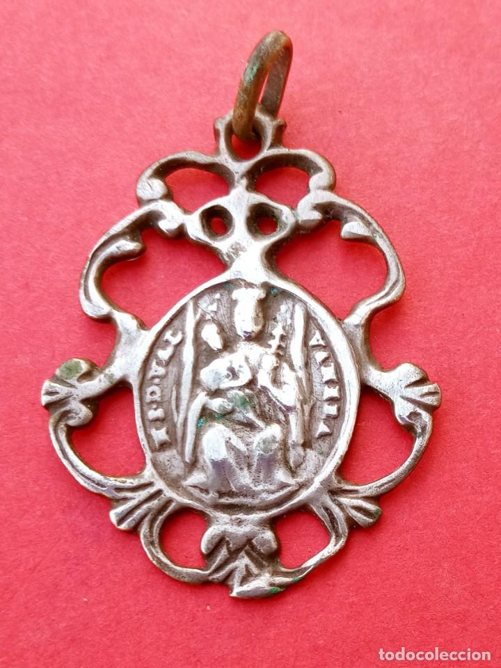 Antiques: Medalla Siglo XVIII Virgen de Valvanera. La Rioja. Plata.