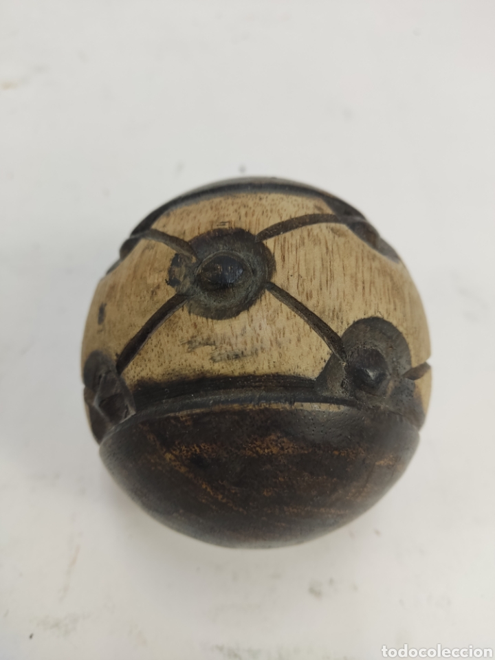 Antig&uuml;edades: BOLA DE MADERA TALLADA. A&Ntilde;OS 60 - Foto 2