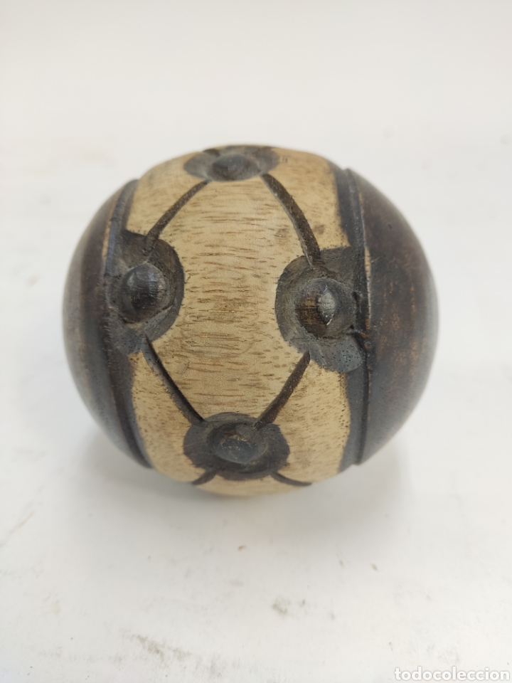 Antig&uuml;edades: BOLA DE MADERA TALLADA. A&Ntilde;OS 60 - Foto 1