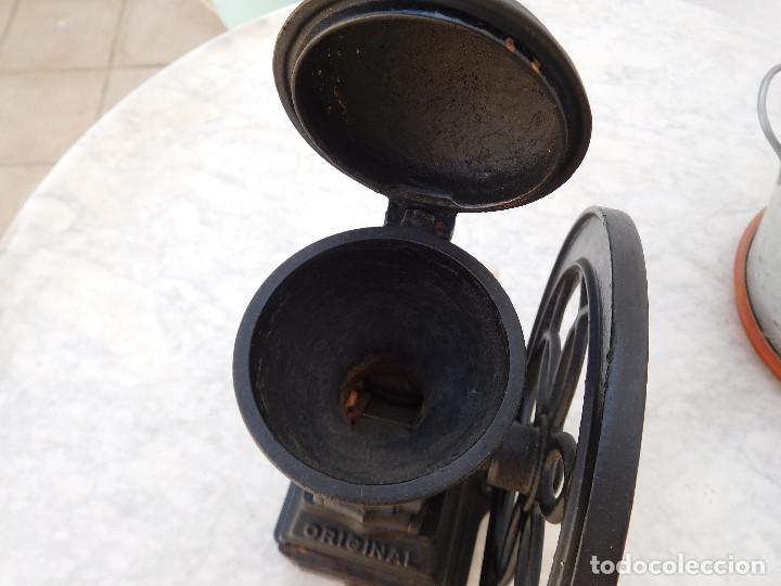 Antig&uuml;edades: Molinillo de caf&eacute; antiguo - Foto 9