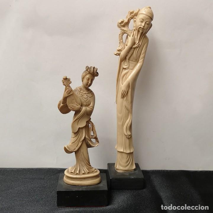 Antig&uuml;edades: Dos Figuras en Resina - Foto 1