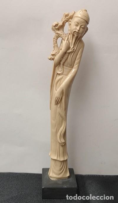 Antig&uuml;edades: Dos Figuras en Resina - Foto 2