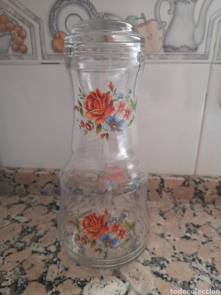 Antig&uuml;edades: ANTIGUA BOTELLA DE AGUA PARA MESITA