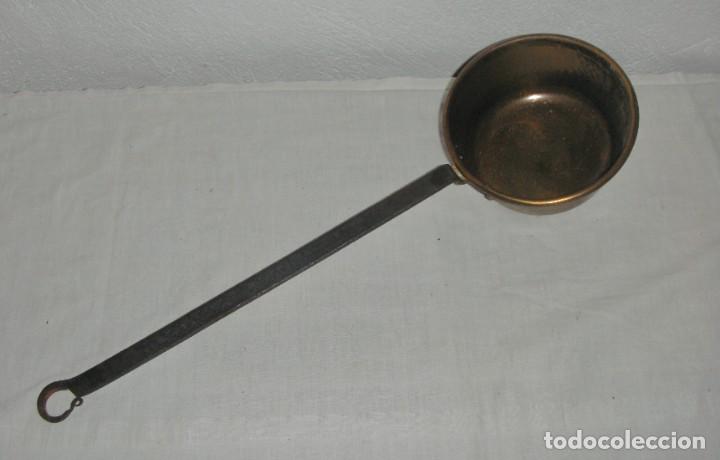 Antig&uuml;edades: Cazo antiguo de cocina &middot; Lat&oacute;n y hierro forjado &middot; ca. 1880&ndash;1920 &middot; Excelente estado
